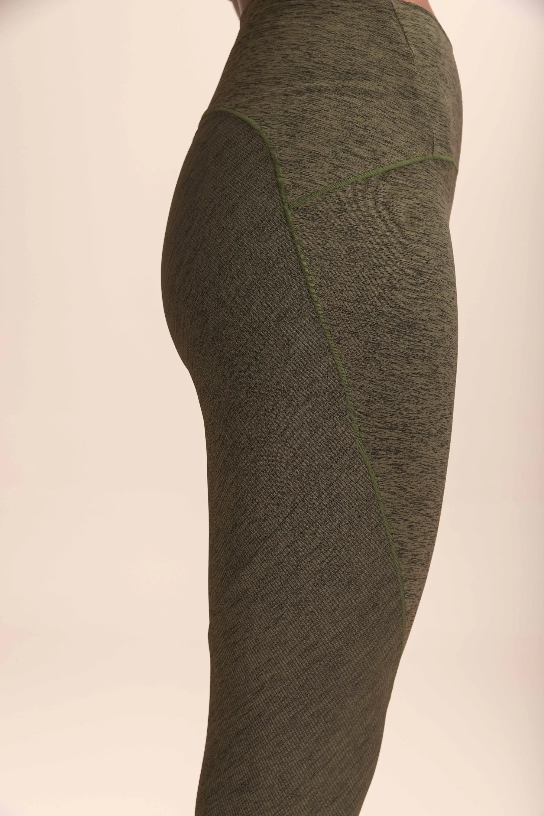 Groove Line Leggings