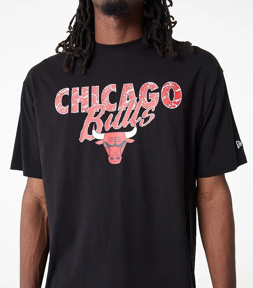 T-Shirt New Era Team Script Oversized NBA Chicago Bulls - Black/Faded Red - men´s