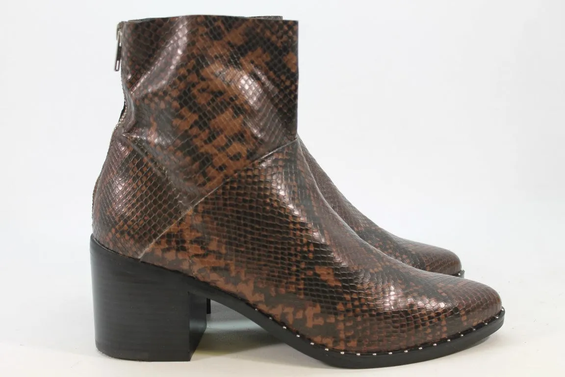 Treasure & Bond Farrah Women's Brown Snake Boots 10M(ZAP14397)